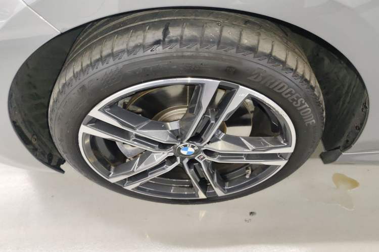 Used BMW 2 Series 2021 225i 4-Door Coupe M Sport Package Left Front Wheel Hub