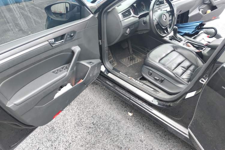 Used Volkswagen Passat 2017 330TSI DSG Luxury Edition
