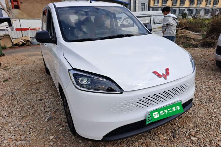 Used Wuling Hongguang New Energy 2025 Extended-Range Hybrid 50KM Comfort Version Front Right 45 Deg
