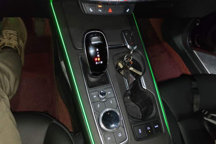 Used Cadillac XT4 2021 28T Two-Wheel Drive Leading Version Gear Lever