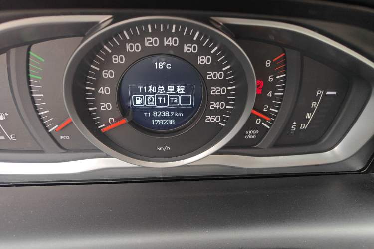 Used Volvo XC60 2017 T5 AWD Smart Upgrade Model