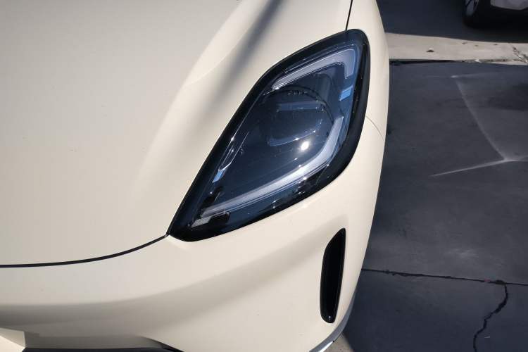 Used Wuling Bingo S 2025 Model 325km Deluxe Edition
