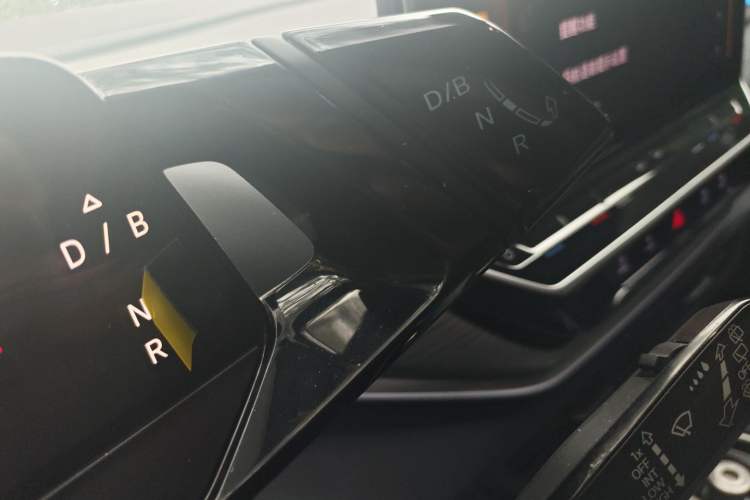 Used Volkswagen ID.4 CROZZ 2022 Long-Range PURE+ Edition Gear Lever