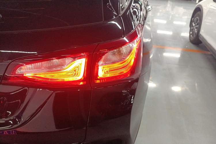 Used Chevrolet Equinox 2019 535T Automatic YuJie Edition China V Standard Right Rear Taillight