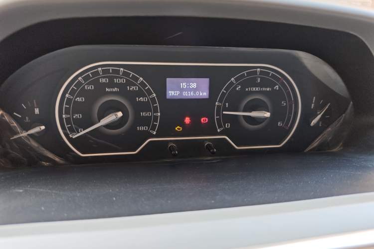 Used SAIC MAXUS Xintu V80 2021 2.0T Manual Classic Aoyuntong Short Wheelbase Ultra-Low Roof 5/6-Seater