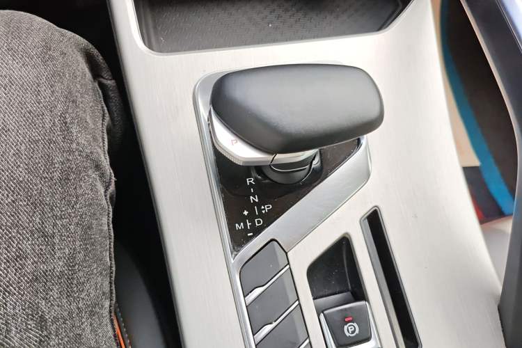 Used Geely Auto Coolray 2024 1.5T DCT Longteng Edition Gear Lever