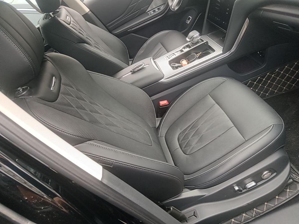 Hongqi HS7 PHEV 2024 2.0T PHEV Four-Wheel Drive Flagship Edition 6 Seats — снимка 19