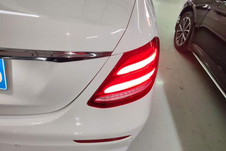 Used Mercedes-Benz E-Class 2016 E 200 L Sport Edition Right Rear Taillight