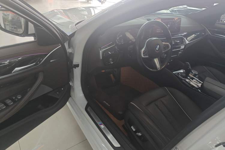 Used BMW 5 Series New Energy 2022 535Le M Sport Package Driver Seat