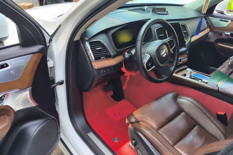 Used Volvo XC90 New Energy 2018 E-Drive Hybrid T8 Prestige 7-Seater Driver Seat