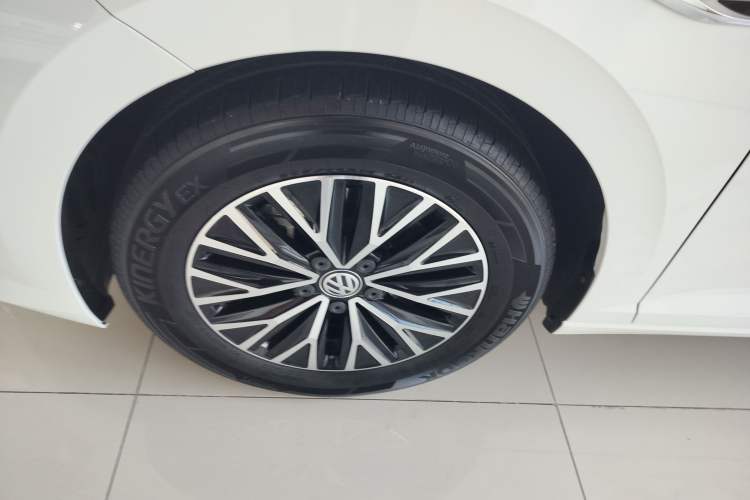 Used Volkswagen Sagitar 2020 280TSI DSG Comfort Version China VI Standard Left Front Wheel Hub