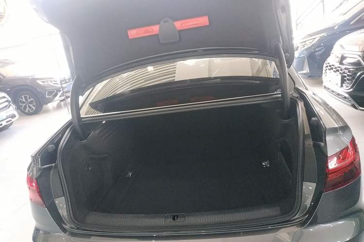 Used Audi A4L 2024 40 TFSI Fashion Dynamic Model
