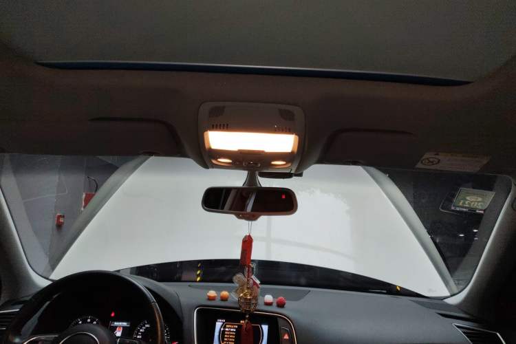 Used Audi Q5 2017 Plus 40 TFSI Technology Model Headliner