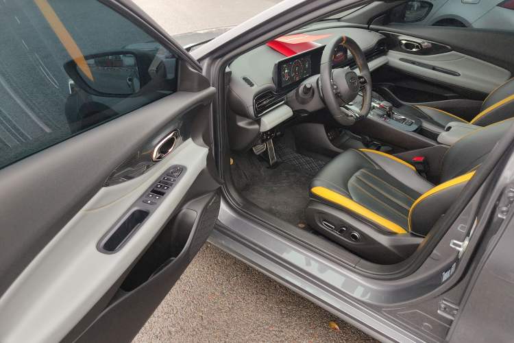 Used GAC Trumpchi EMPOW 2022 270T DCT J16 R-Style Track Edition