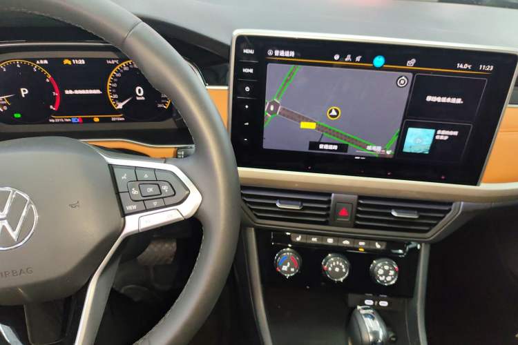 Used Volkswagen Bora 2023 200TSI DSG YueXing PRO Edition Audio And AC Panel