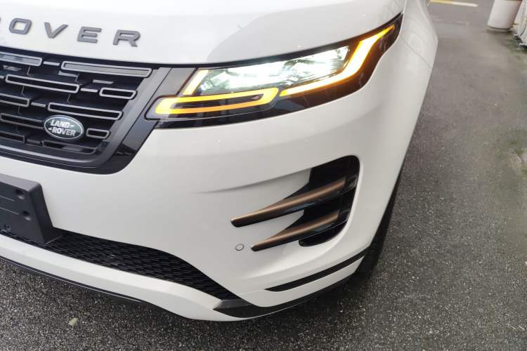 Used Land Rover Range Evoque 2026 Model Range Rover Velar L SE
