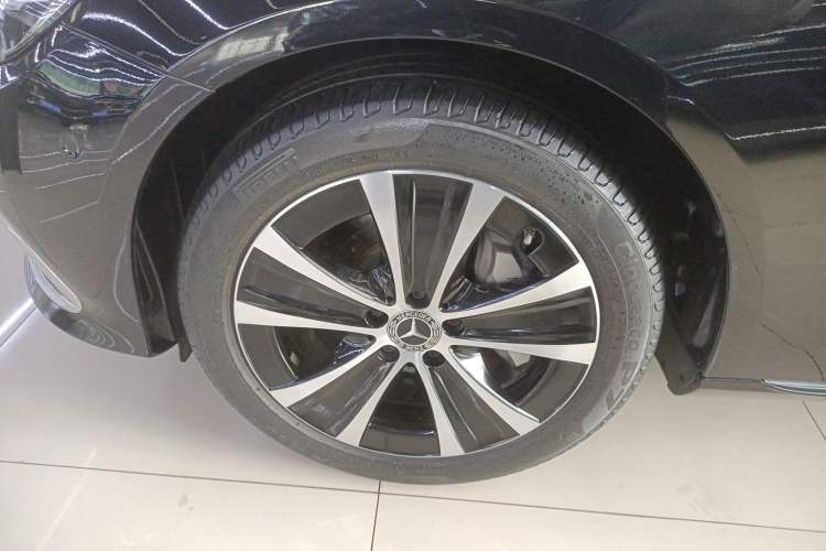 Used Mercedes-Benz E-Class New Energy 2022 Restyled E 350 e L Plug-in Hybrid Sedan Left Front Wheel Hub