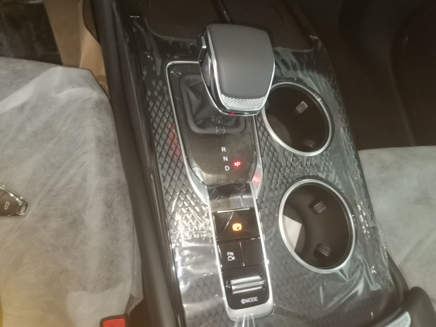 Hongqi HS3 PHEV 2025 Model 117km Jingwei Edition — снимка 16
