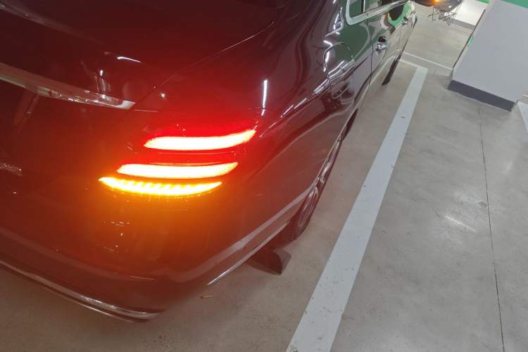 Used Mercedes-Benz E-Class 2019 E 200 L Right Rear Taillight