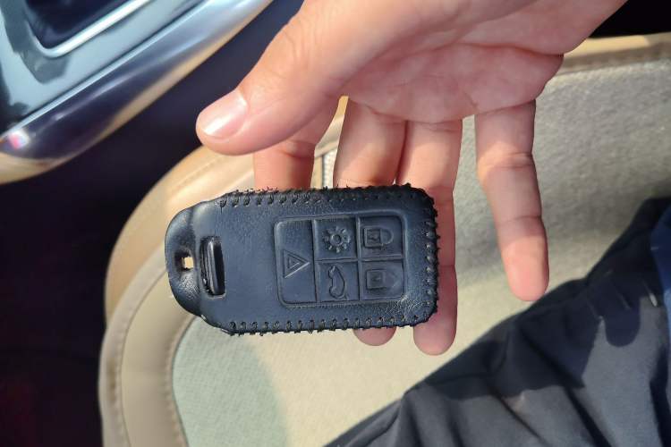 Used Volvo V40 2016 T3 Zhiyi Edition
