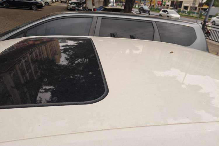 Used Volkswagen Lavida 2017 1.6L Automatic Comfort Edition Roof