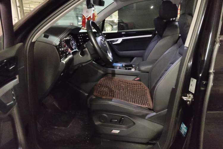 Used Volkswagen Touareg 2019 2.0 TSI Flagship Edition China VI Left Front Seat