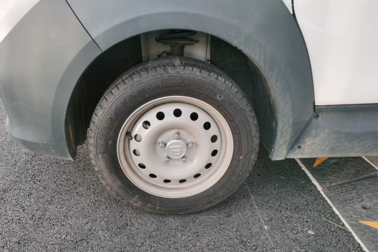 Used Foton Intelligent Blue Elf E7 2024 All-Electric Van Flat Roof 2 Seats CATL 46.36 kWh
