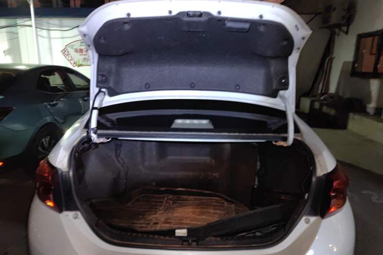 Used Toyota Levin 2017 Revised Dual-Engine 1.8H GS E-CVT Elite Sunroof Version China V Standard