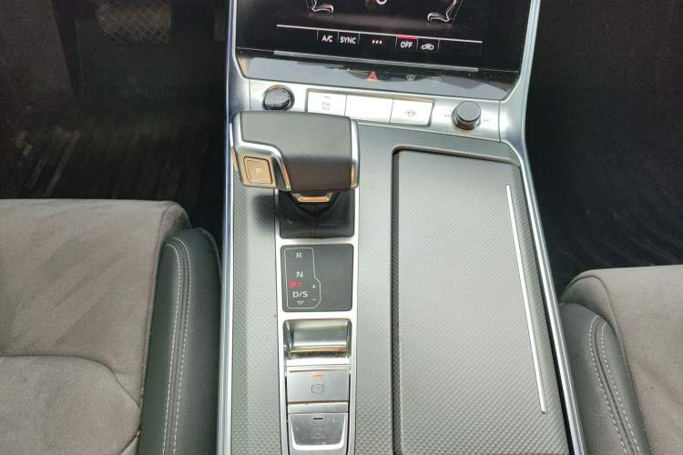 Used Audi A6L 2024 40 TFSI Luxury Dynamic Edition Gear Lever