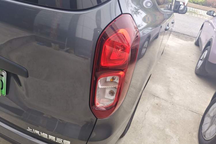 Used Wuling Hongguang New Energy 2024 All-Electric Model 300KM Standard Version Exterior 3