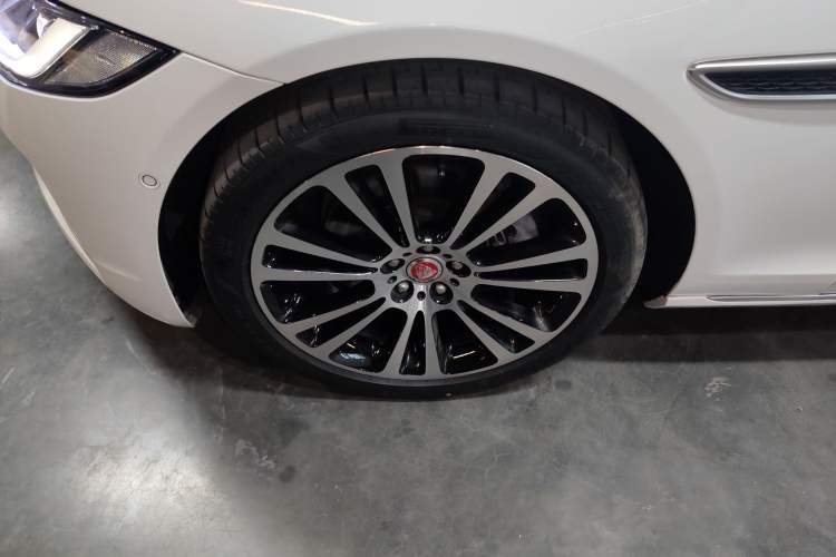 Used Jaguar XFL 2024 2.0T P250 Two-Wheel Drive Prestige Luxury Edition
