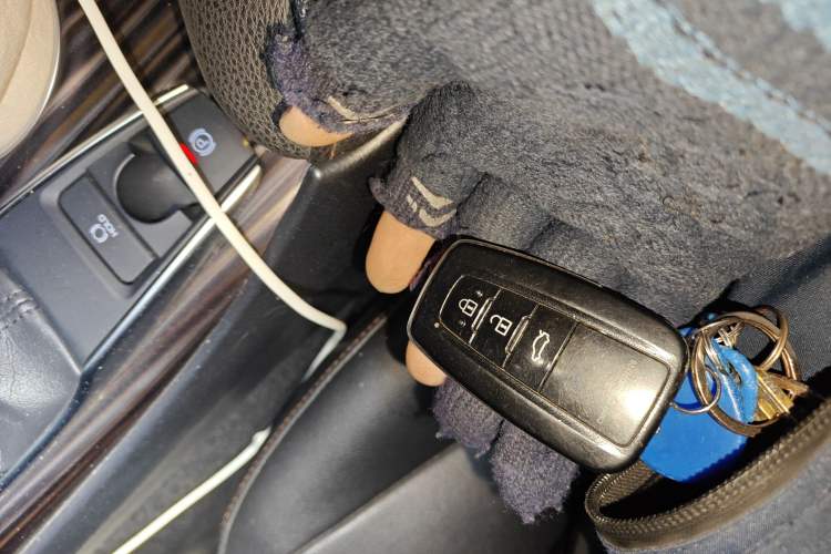 Used Toyota Camry 2018 2.0G Luxury Edition
