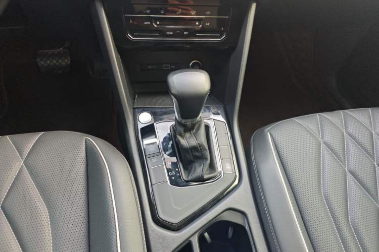 Used Volkswagen Tiguan L 2022 330TSI Automatic Two-Wheel Drive Smart Edition