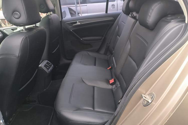 Used Volkswagen Golf 2016 1.6L Automatic Comfort Model Left Rear Seat