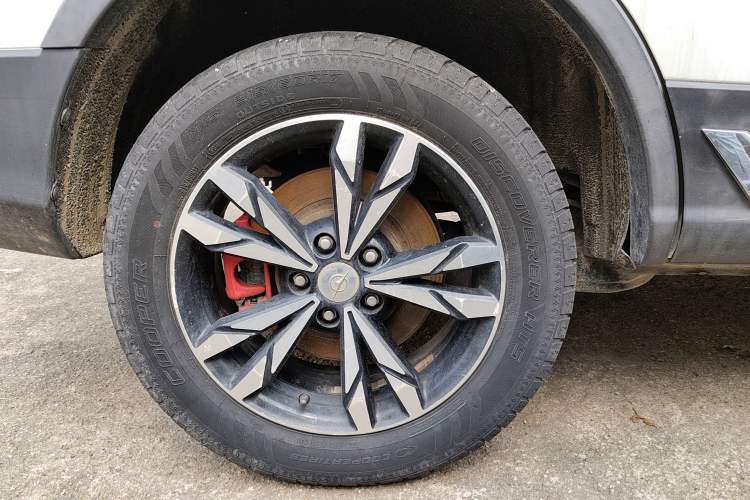Used Haima S5 2019 230T Automatic Luxury Edition Right Rear Wheel Hub