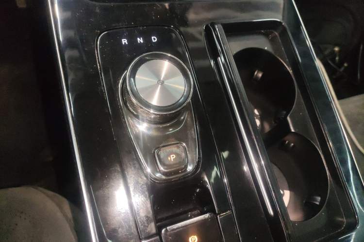 Used AION V 2021 Plus 70 Smart Technology Edition Lithium Iron Phosphate Gear Lever