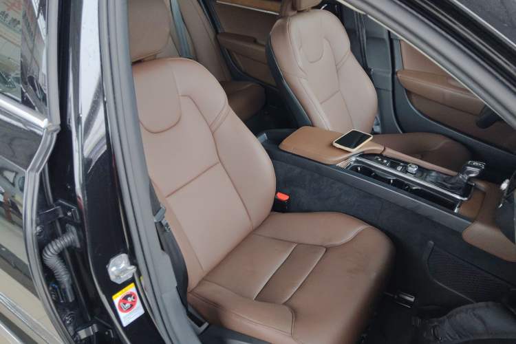 Used Volvo S90 2020 Facelifted T5 Zhiyi Luxury Edition
