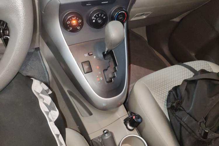 Used Toyota Verso 2014 Starlight 180E CVT Elite Edition
