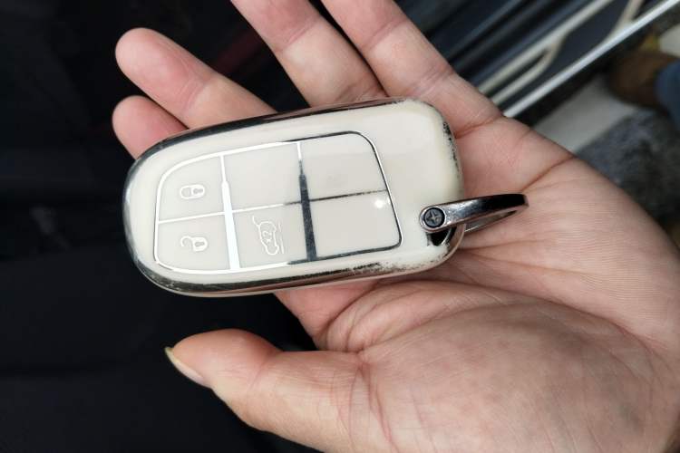 Used Jeep Cherokee 2020 2.0L Two-Wheel Drive Classic Sports Edition
