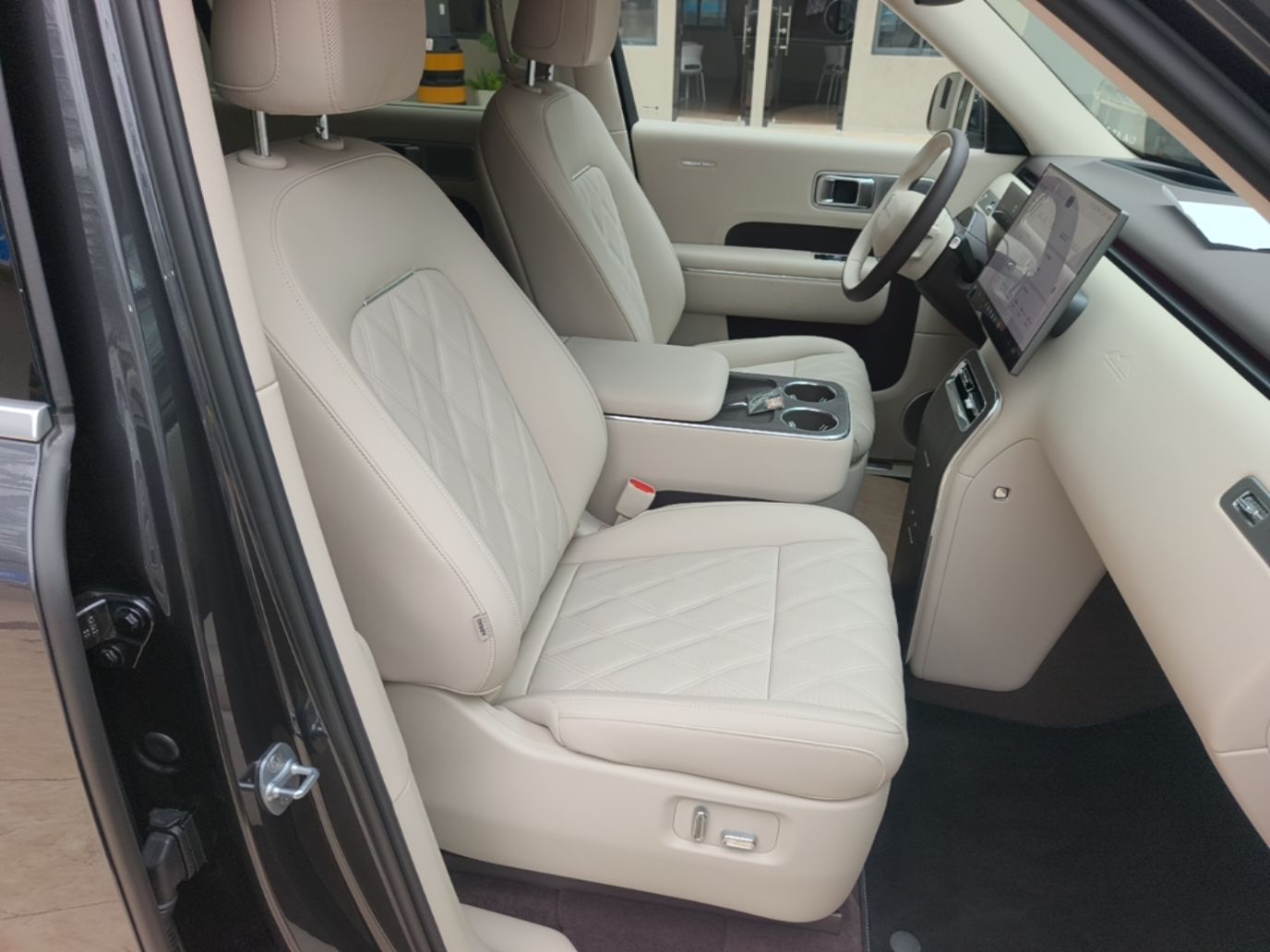 Xiaomi Auto Pengcheng N90 2026 Model Max (7-seater) — снимка 19