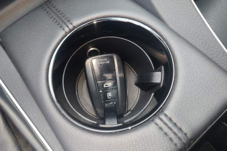 Used Toyota Avalon 2019 Dual-Engine 2.5L Luxury Edition China VI Standard Vehicle Key