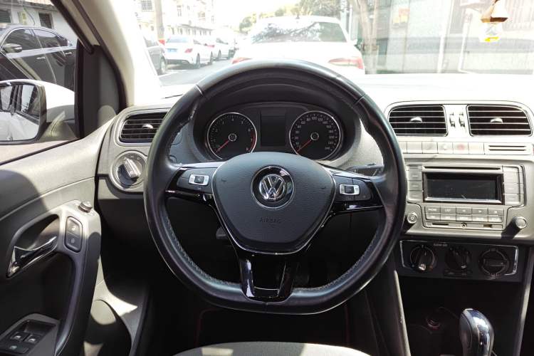 Used Volkswagen Polo 2016 1.6L Automatic Comfort Model