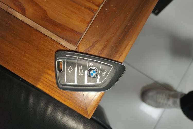 Used BMW 3 Series 2022 Updated 325Li M Sport Package Vehicle Key