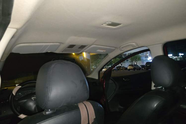 Used Nissan Tiida 2011 1.6L CVT Comfort Model Headliner