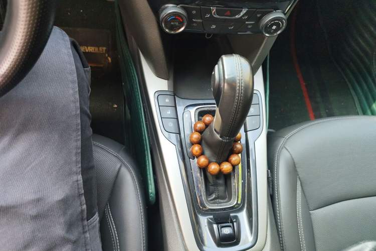 Used Chevrolet Malibu 2018 530T Automatic Fashion Edition Gear Lever