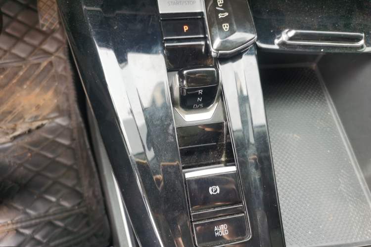 Used Volkswagen Talagon 2023 Facelift 380TSI All-Wheel-Drive Luxury Jiajing Pro 6-Seater Gear Lever