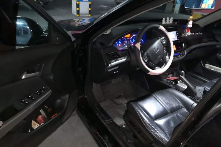 Used Honda Crosstour 2014 2.4L Luxury Edition Driver Seat