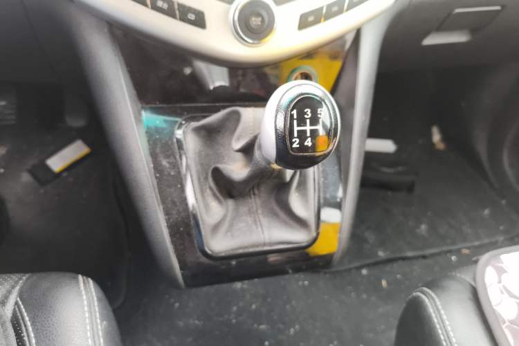 Used BYD S6 2014 2.0L Manual Luxury 5-Seater