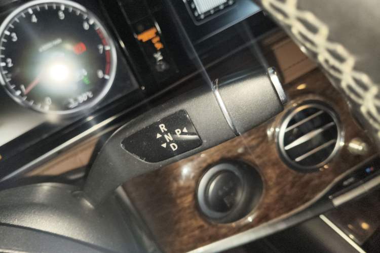 Used Mercedes-Benz S-Class 2014 S 320 L Business Model