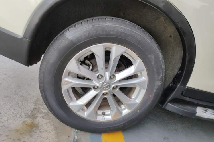Used Nissan X-Trail 2015 2.0L CVT Comfort MAX Edition 2WD
